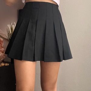 DIVIDED H&M Black Circle pleated skirt